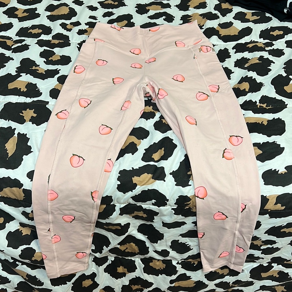 Pink peaches leggings